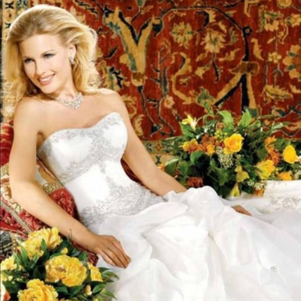 Swarovski Crystal Wedding Dress Private Label by G - Picture 7 of 12